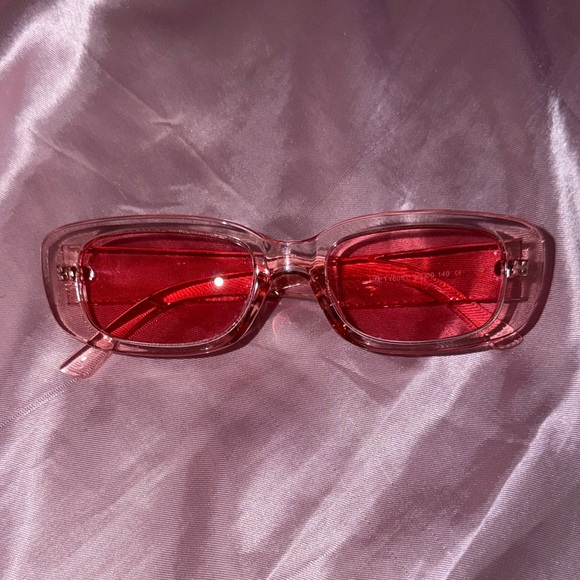 Chic Pink Sunglasses - Picture 2 of 3